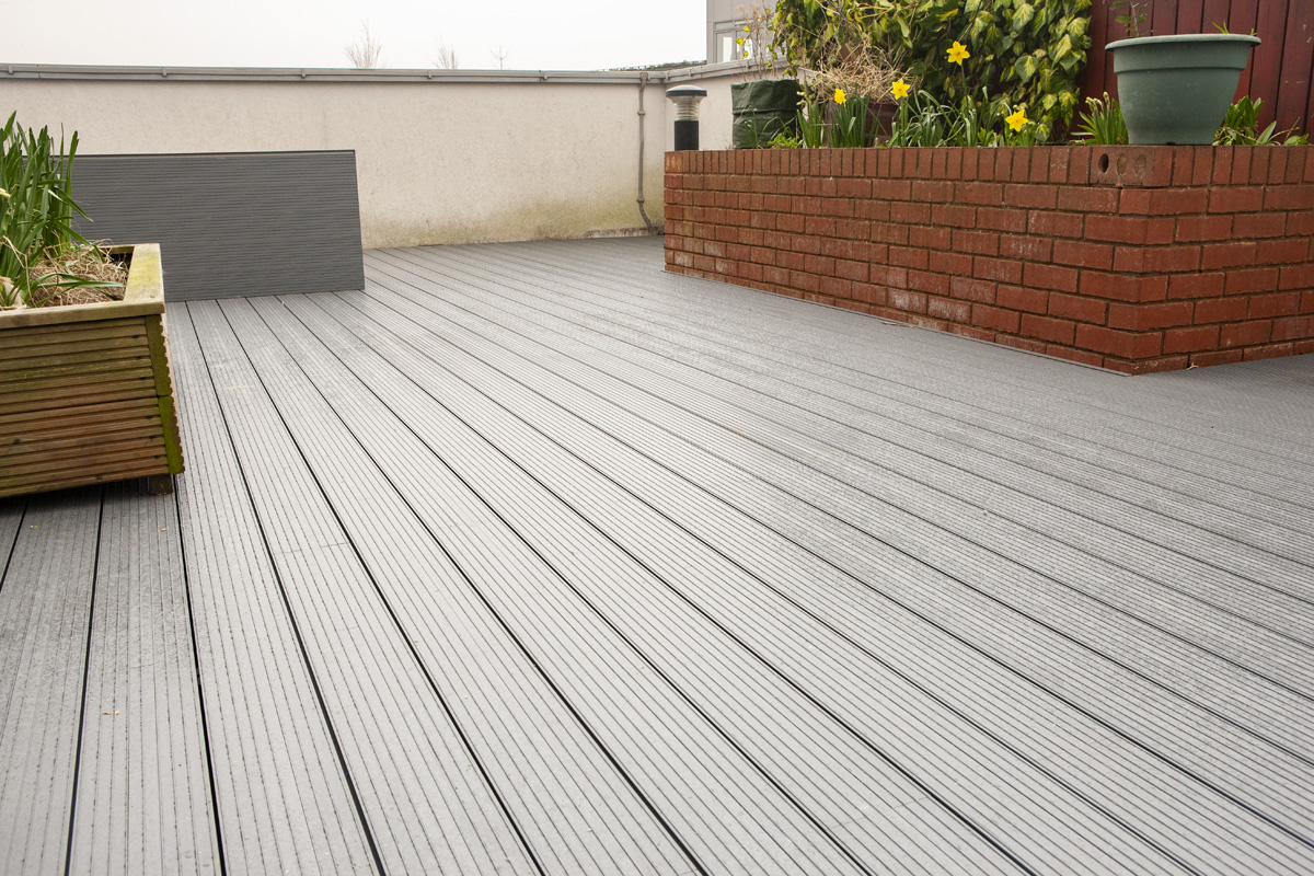 AliDeck Digital Marketing Apprentice makes site visit to fire safety remediation project in Bermondsey, London, to capture photographs of our aluminium decking to the large roof terrace